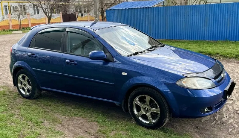 Продам chevrolet lacetti 2008г. В. Корейская сборка! 10 лет в одних руках! Автомобиль в отличнейшем состоянии! Абсолютно не требует вложений! Кузов в хорошем состоянии! Ровный и красивый без гнилья и ржавчины! Автомобиль выглядит шикарно! Техническая часть в идеале! Двигатель 1.6 идеал! После кап ремонта проехал 20 тысяч, работает идеально! Без посторонних звуков! Масло грамма не берет! Кпп на отлично! Переключается плавно! Без хрустов и вылетов! Ходовая часть идеал! Вся новая! Абсолютно нечего не гремит не стучит! В ходу очень приятный автомобиль! По комплектации: кондиционер, abs, 4эл. Стеклоподъемника, эл. Регулировка зеркал, гидроусилитель руля, подушки безопасности. Документы чистые переоформление без проблем! Цена 595.000т/р. Торг уместен. Тел: +7 (949) 986-98-08.
📞 Звоните: +7(949)9869808 - фотография - 2