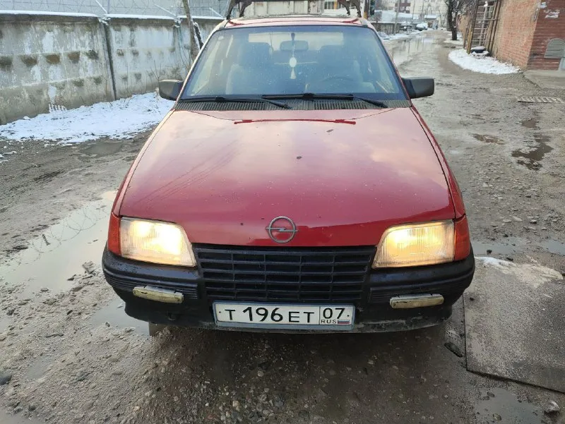 Opel кадет 1.3 купе 1985 год. рассрочки не интересны. на полном ходу. документы чистые. на учёте. нужно разбираться с печкой (моторчик умер) 95000 руб. +7 949 318-44-84 +79493384122 📞 звоните: +7(949)3184484 - фотография - 1