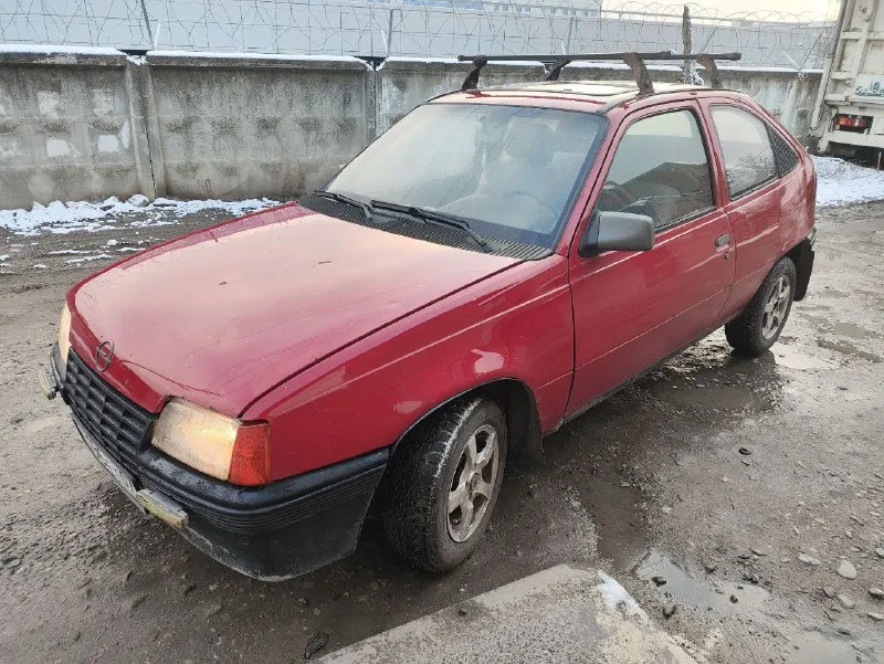 Opel кадет 1.3 купе 1985 год. рассрочки не интересны. на полном ходу. документы чистые. на учёте. нужно разбираться с печкой (моторчик умер) 95000 руб. +7 949 318-44-84 +79493384122 📞 звоните: +7(949)3184484 - фотография - 2