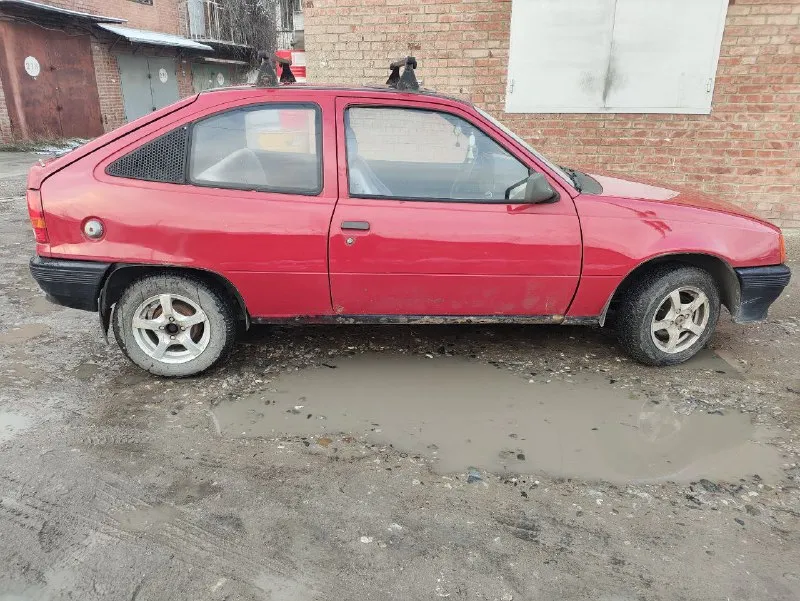 Opel кадет 1.3 купе 1985 год. рассрочки не интересны. на полном ходу. документы чистые. на учёте. нужно разбираться с печкой (моторчик умер) 95000 руб. +7 949 318-44-84 +79493384122 📞 звоните: +7(949)3184484 - фотография - 4