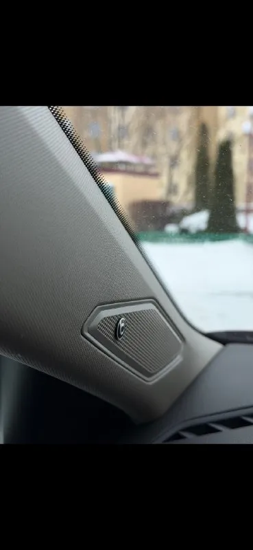 Продам volkswagen jetta sel 2019 года выпуска на надёжном и экономном моторе 1.4т литра. мотор в отличнейшем состоянии, работает превосходно автоматическая коробка asian не dsg переключения передач в идеальном состоянии. передачи переключает мягко и плавно, без пинков и рывков ходовая часть в полнейшем порядке, ничего не гремит и не стучит кузов автомобиля весь ровный и красивый, без рыжиков и сколов. имеет красивый, родной, насыщенный цвет комплектация sel: подогревы сидений, электро-стеклоподъёмники, панорамная крыша, 2-х зонный климат-контроль, круиз-контроль с адаптацией, удержание полосы, 4 видов режимов езды, датчики света и дождя, камера заднего вида и парктроники, слепые зоны, премиальная аудиосистема beatsaudio, carplay, настраиваемая подсветка салона и много других функций автомобиль полностью обслуженный и ухоженный, без вложений. в жизни выглядит ещё лучше, чем на фото юридически полностью чистый, любой вид переоформления цена 2 150 000₽ + торг все вопросы по 📞 звоните: +7(949)7951336 - фотография - 6
