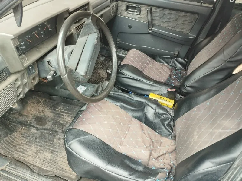 Продам ваз 1997г. авто на отличном ходу поедет на любые расстояния без проблем. мотор работает ровно не троит тяга отличная. перебрал коробас сцепление с выжимным подшипником новое. стойки сс20 шрузы не хрустят рейка не стучит. тормоза супер ручник держит. сварки не нюхала и варить не надо домкратится на кузове шпакли нет. вмятинки по крылу и двери. дно пороги стаканы низа дверей задние полы в багажнике автомобиля с лонжеронами арки кобылки всё целое. в машине работает всё от а до я. лабаш целый печка жарит сигнал сигналит музыка играет. электростеклоподемники работают четко. доки зелень птс стс дкп от хозяина снял с учёта. номер кузова на стакане и дублирующий в багажнике автомобиля читается четко без коррозии. номер двс так же совпадает с птс соответственно с постановкой на учёт проблем не будет. цена 109₽. без торга обмены не интересуют. макеевка тел+79495541219. надежный вариант за эти деньги. 📞 звоните: +7(949)5541219 - фотография - 5