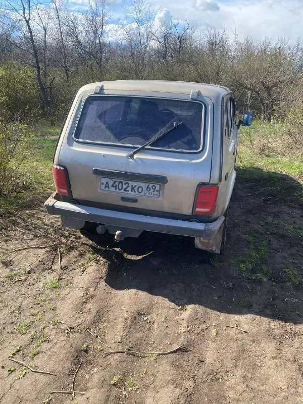 Нива 1999 г. в в хорошем состоянии блокировка все работает нужно сделать сцепление цена 270 хороший торг +79493882842 📲 tg: @alexsevf22 📞 звоните: +7(949)3882842 - фотография - 3