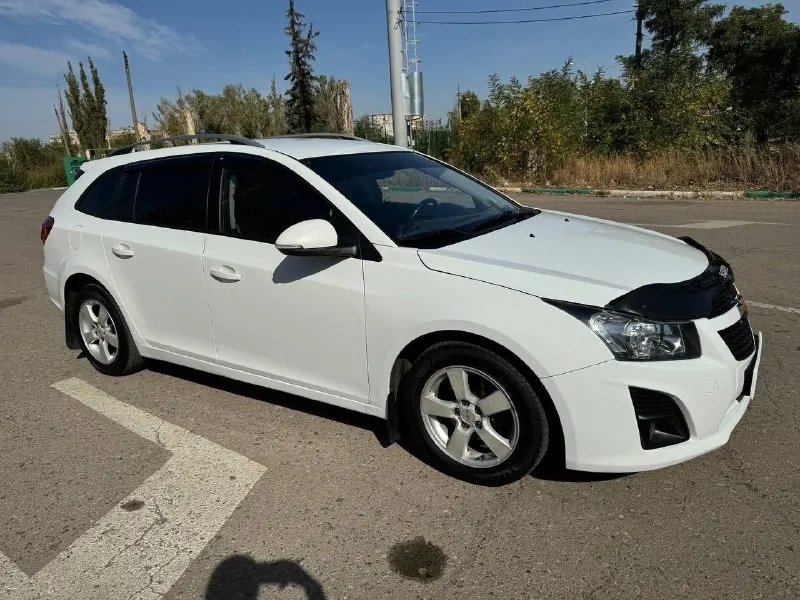 Продам chevrolet круз 2014 года мотор 1.6 с пробегом 268т. Км.  , в отличном состоянии.
Кузов в отличном состоянии, мотор и коробка тоже. Из последнего: замена всех четырёх стоек, передних рычагов и тормозных дисков, также недавно менялась помпа и термостат.   Автомобиль полностью обслужен и не требует вложений от слова совсем, стоит хорошая летняя резина, дорогие и качественные линзы, свет как днем с четкой световой линиеей. Стоит газ пропан, газ обслужен 5 т. Км.   Назад менялся редуктор и все фильтра. Стоит сигнализация стралайн с автозапуском. Вообщем машина семейная, полностью обслужена, не требует никаких вложений. Цена 740 + торг у капота
+79495175832 - Никита
📲 Tg: @karinaolegovna24
📞 Звоните: +7(949)5175832 - фотография - 1