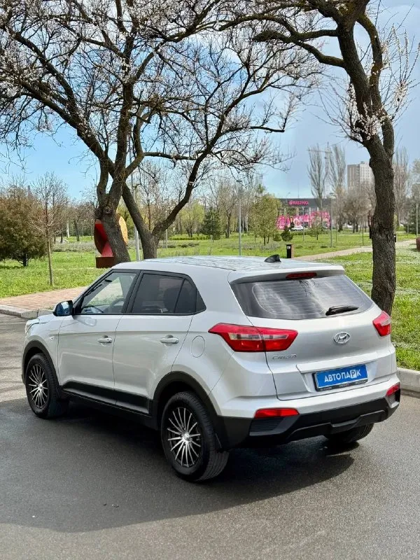 🗻 hyundai creta 💰цена: 1 750 000р 🏢город: мариуполь 📅год выпуска: 2019 🧾пробег: 53 711 км. ⚙️двигатель: 1.6 ⛽топливо: бензин ⚙️кпп: механика 6ст. 📞 телефон: +7-949-727-41-51 +7-949-551-91-52 +7-989-263-55-56 💾 - фотография - 4