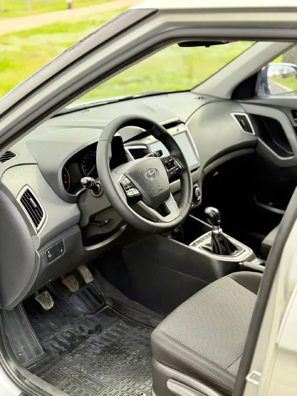 🗻 hyundai creta 💰цена: 1 750 000р 🏢город: мариуполь 📅год выпуска: 2019 🧾пробег: 53 711 км. ⚙️двигатель: 1.6 ⛽топливо: бензин ⚙️кпп: механика 6ст. 📞 телефон: +7-949-727-41-51 +7-949-551-91-52 +7-989-263-55-56 💾 - фотография - 9