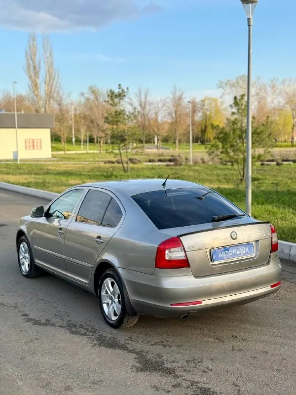 🇨🇿 skoda octavia a5 💰цена: 890 000р 🏢город: мариуполь 📅год выпуска: 2011 🧾пробег: 202 668км. ⚙️двигатель: 1.6 ⛽топливо: бензин ⚙️кпп: механика 📞 телефон: +7-949-551-91-52 +7-949-727-41-51 +7-989-263-55-56 💾 описание: продам легенду донбасских дорог -. .. kground-image:url('//telegram. org/img/emoji/40/e29c85.png')">✅ оцинкованный кузов лифтбек ✅ ни намёка на коррозию ✅ отличное состояние как внешне, так и технически ✅ отличная комплектация: двух зонный климат-контроль, кожаный руль, линзы, подогрев передних сидений, электро-зеркала с подогревом, все электро стёкла, abs, airbag, гидроусилитель руля, бортовой компьютер, регулировка сидений водителя и пассажира по высоте, литые диски. улица шевченко 2️⃣6️⃣9️⃣ ➕автомобиль с пройденным техническим осмотром и готов к переоформлению. 🏦 возможна продажа в кредит по двум документам. - фотография - 4