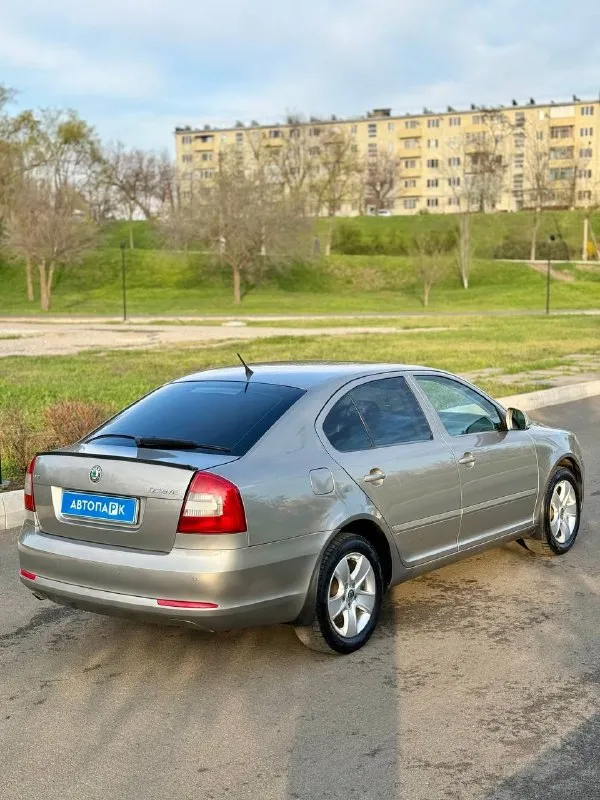 🇨🇿 skoda octavia a5 💰цена: 890 000р 🏢город: мариуполь 📅год выпуска: 2011 🧾пробег: 202 668км. ⚙️двигатель: 1.6 ⛽топливо: бензин ⚙️кпп: механика 📞 телефон: +7-949-551-91-52 +7-949-727-41-51 +7-989-263-55-56 💾 описание: продам легенду донбасских дорог -. .. kground-image:url('//telegram. org/img/emoji/40/e29c85.png')">✅ оцинкованный кузов лифтбек ✅ ни намёка на коррозию ✅ отличное состояние как внешне, так и технически ✅ отличная комплектация: двух зонный климат-контроль, кожаный руль, линзы, подогрев передних сидений, электро-зеркала с подогревом, все электро стёкла, abs, airbag, гидроусилитель руля, бортовой компьютер, регулировка сидений водителя и пассажира по высоте, литые диски. улица шевченко 2️⃣6️⃣9️⃣ ➕автомобиль с пройденным техническим осмотром и готов к переоформлению. 🏦 возможна продажа в кредит по двум документам. - фотография - 6