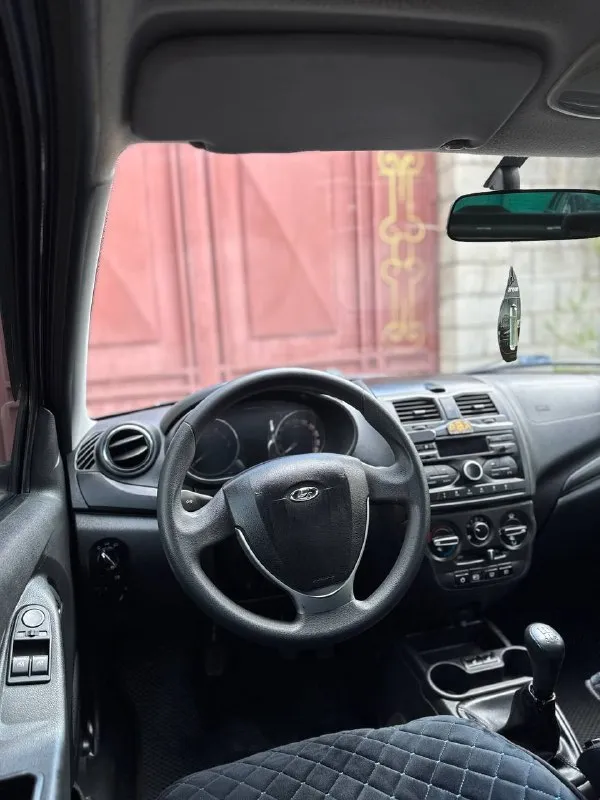 Lada granta 2020, 1.6-( шестнадцати клапанный мотор - идеал✅ не бита не крашена, вся в заводе✅ на полной комплектации, всё работает✅ один владелиц собственник, не такси, не каршеринг( то есть не фирма) ✅ технически, и внешне в новом состоянии, без вложений!✅ новое состояние салона, в салоне не курили, отделы чехлы ✅ стоит дорогое газовое оборудование ✅ всё как на фото! за авто не стыдно, состояние идеальное✅🔥 всё остальное подробно по телефону - у капота цена 🎁 715.000- возможен торг минимальный возможен обмен +7 (949) 449-59-51 + тг - фотография - 7