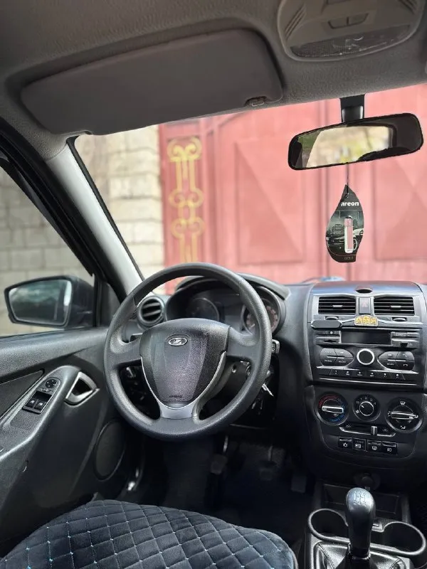 Lada granta 2020, 1.6-( шестнадцати клапанный мотор - идеал✅ не бита не крашена, вся в заводе✅ на полной комплектации, всё работает✅ один владелиц собственник, не такси, не каршеринг( то есть не фирма) ✅ технически, и внешне в новом состоянии, без вложений!✅ новое состояние салона, в салоне не курили, отделы чехлы ✅ стоит дорогое газовое оборудование ✅ всё как на фото! за авто не стыдно, состояние идеальное✅🔥 всё остальное подробно по телефону - у капота цена 🎁 715.000- возможен торг минимальный возможен обмен +7 (949) 449-59-51 + тг - фотография - 8