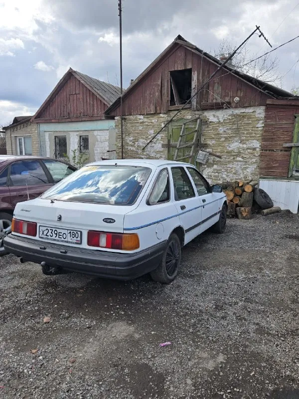 Продам ford sierra 1989 год, 1.8мт, 90 л. с. цена: 150000 рублей. г. дебальцево. тел. : +79494628813 машина в хорошем состоянии, мотор и коробка работают отлично, по технике прошлым летом менялся стартер (прошлый закусывало на горячую, ставили полностью новый, старый в багажнике), потом осенью менялась система охлаждения двигателя, а именно помпа (старая тоже в багажнике), радиатор (поставлен увеличенный от 2.0l), а так же термостат. месяц назад была заменена эластичная муфта, а так же увидели, что правый лонжерон требовал сварки, ну и сразу заварили, последнее фото. в тоже время заменили все масла и фильтра. по кузову понятное дело есть куда руки приложить, но для своих лет просто огонь. так же стоит 2din адроид магнитола. из неисправностей перестал работать спидометр, уже нет времени этим заниматься. 📲 tg: @strasher 📞 звоните: +7(949)4628813 - фотография - 3