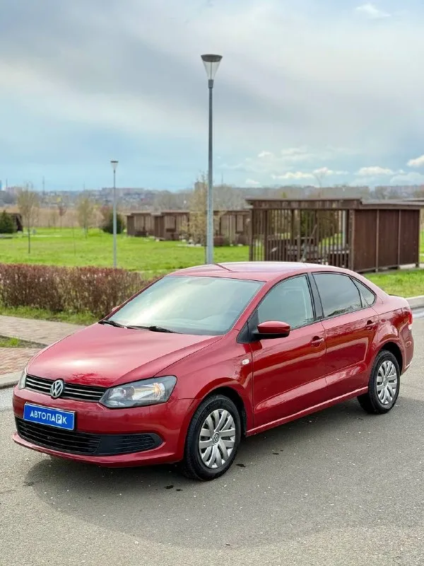 🇩🇪 volkswagen polo 💰цена: 750 000р 🏢город: мариуполь 📅год выпуска: 2013 🧾пробег: 160 590км. ⚙️двигатель: 1.6 ⛽топливо: бензин ⚙️кпп: механика 📞 телефон: +7-949-727-41-51 +7-949-551-91-52 +7-989-263-55-56 💾 описание: техническая часть на 5+ ✅ оригинальный пробег ✅ отличное состояние ✅ все стёкла оригинал ✅ хорошая комплектация: ❄️ кондиционер, подогрев сидений, гур, abs, кожаный руль, центральный замок, два ключа, регулировка сиденья по высоте. улица шевченко 2️⃣6️⃣9️⃣ ➕автомобиль с пройденным техническим осмотром и готов к переоформлению. 🏦 возможна продажа в кредит по двум документам. - фотография - 1