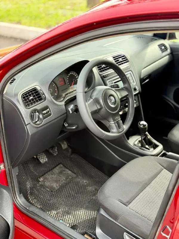 🇩🇪 volkswagen polo 💰цена: 750 000р 🏢город: мариуполь 📅год выпуска: 2013 🧾пробег: 160 590км. ⚙️двигатель: 1.6 ⛽топливо: бензин ⚙️кпп: механика 📞 телефон: +7-949-727-41-51 +7-949-551-91-52 +7-989-263-55-56 💾 описание: техническая часть на 5+ ✅ оригинальный пробег ✅ отличное состояние ✅ все стёкла оригинал ✅ хорошая комплектация: ❄️ кондиционер, подогрев сидений, гур, abs, кожаный руль, центральный замок, два ключа, регулировка сиденья по высоте. улица шевченко 2️⃣6️⃣9️⃣ ➕автомобиль с пройденным техническим осмотром и готов к переоформлению. 🏦 возможна продажа в кредит по двум документам. - фотография - 10