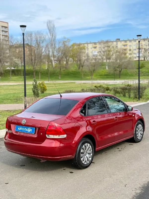 🇩🇪 volkswagen polo 💰цена: 750 000р 🏢город: мариуполь 📅год выпуска: 2013 🧾пробег: 160 590км. ⚙️двигатель: 1.6 ⛽топливо: бензин ⚙️кпп: механика 📞 телефон: +7-949-727-41-51 +7-949-551-91-52 +7-989-263-55-56 💾 описание: техническая часть на 5+ ✅ оригинальный пробег ✅ отличное состояние ✅ все стёкла оригинал ✅ хорошая комплектация: ❄️ кондиционер, подогрев сидений, гур, abs, кожаный руль, центральный замок, два ключа, регулировка сиденья по высоте. улица шевченко 2️⃣6️⃣9️⃣ ➕автомобиль с пройденным техническим осмотром и готов к переоформлению. 🏦 возможна продажа в кредит по двум документам. - фотография - 6