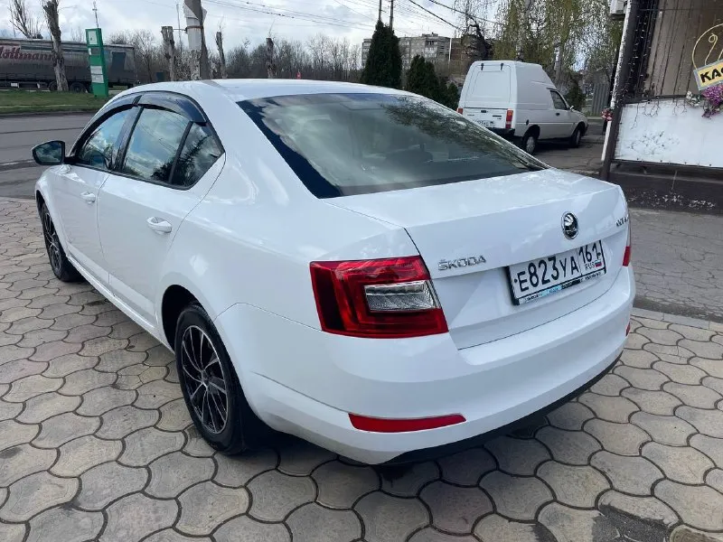 Skoda octavia - 2016года выпуска - 1.6 механика! читать внимательно!!! автомобиль весь в заводском окрасе, весь метал в родне, пробег родной не скручен, автомобиль действительно капсула времени, автотека зеленка, прилагаю скриншот, хорошая комплектация есть все для комфортной езды, эксплуатация автомобиля отличная, обслуживание все время в ростове на официальном дилере skoda или bmw армада, не путайте эту skoda с пригнанным хламом которая была в такси, это совсем другая машина, для более цена 1.🍋350 или обмен подробной информации звоните по номеру телефона : +79495180296 📲 tg:. ... 📞 звоните: +7(949)5180296 - фотография - 3