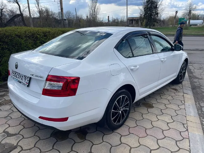 Skoda octavia - 2016года выпуска - 1.6 механика! читать внимательно!!! автомобиль весь в заводском окрасе, весь метал в родне, пробег родной не скручен, автомобиль действительно капсула времени, автотека зеленка, прилагаю скриншот, хорошая комплектация есть все для комфортной езды, эксплуатация автомобиля отличная, обслуживание все время в ростове на официальном дилере skoda или bmw армада, не путайте эту skoda с пригнанным хламом которая была в такси, это совсем другая машина, для более цена 1.🍋350 или обмен подробной информации звоните по номеру телефона : +79495180296 📲 tg:. ... 📞 звоните: +7(949)5180296 - фотография - 4