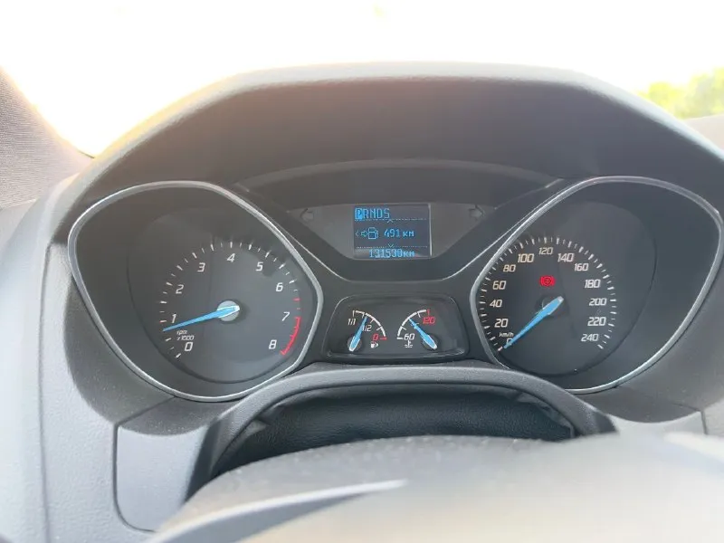 Продаю ford focus 2014-го года. пробег - 131 000! один владелец! автомат мотор 2,0 литра. из функций: 1. все обогревы - (обогрев лобового, заднего стекла, обогрев форсунок и зеркал, обогревы 1 ряда сидений); 2. безопасность - пандора (зажигание и запуск с приложения) метка гланас, контроль и учет машины в приложении; 3. мультимедиа - карплей, блютуз, андройд авто; 4. салон - климат контроль многозонный, мультуруль, улучшенная музыка; цена: 1.000.000 рублей. + торг связь по телефону +79860082525 (мтс), tg @valekpetrevich г. донецк - фотография - 5