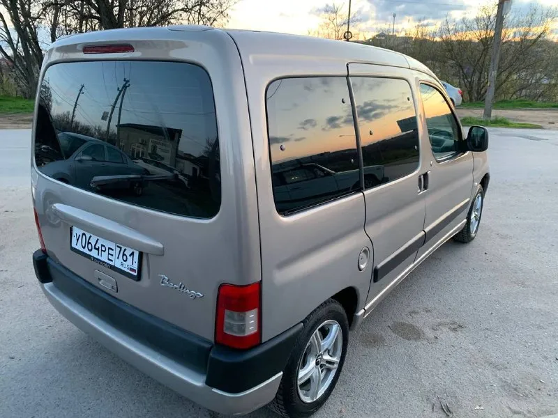 Ситроен берлинго 2007 год 1.4 бензин коробка механика пробег 246 двигатель нареканий нет не троит не дымит работает исправно. коробка переключает все работает не выбивает не хрустит. ходовка можно сказать вся новая щяс на сервисе все меняю амортизаторы передние амортизатор задние опоры подшипники пыльники отбойник подшипник ступицы стойки стабилизатора саленблоки рычагов комплект лямдазон новый шаровая новая днище короба целые. цена : 430т, руб рассмотрю обмен. авто в ростове находится. могу скинуть видео обзор и приехать к вам. тел : +79495806290 тел: +79613130222 - фотография - 4