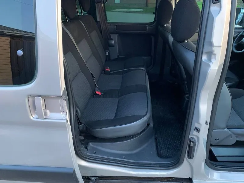 Ситроен берлинго 2007 год 1.4 бензин коробка механика пробег 246 двигатель нареканий нет не троит не дымит работает исправно. коробка переключает все работает не выбивает не хрустит. ходовка можно сказать вся новая щяс на сервисе все меняю амортизаторы передние амортизатор задние опоры подшипники пыльники отбойник подшипник ступицы стойки стабилизатора саленблоки рычагов комплект лямдазон новый шаровая новая днище короба целые. цена : 430т, руб рассмотрю обмен. авто в ростове находится. могу скинуть видео обзор и приехать к вам. тел : +79495806290 тел: +79613130222 - фотография - 9