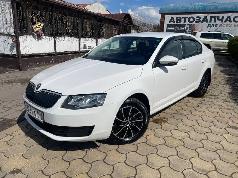 Skoda octavia - 2016года выпуска - 1.6 механика! читать внимательно!!! автомобиль весь в заводском окрасе, весь метал в родне, пробег родной не скручен, автомобиль действительно капсула времени, автотека зеленка, прилагаю скриншот, хорошая комплектация есть все для комфортной езды, эксплуатация автомобиля отличная, обслуживание все время в ростове на официальном дилере шкода или бмв армада, не путайте эту шкоду с пригнанным хламом которая была в такси, это совсем другая машина, для более цена 1.🍋350 или обмен подробной информации звоните по номеру телефона : +79495180296 - фотография - 1