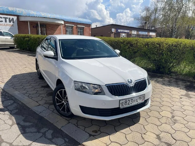 Skoda octavia - 2016года выпуска - 1.6 механика! читать внимательно!!! автомобиль весь в заводском окрасе, весь метал в родне, пробег родной не скручен, автомобиль действительно капсула времени, автотека зеленка, прилагаю скриншот, хорошая комплектация есть все для комфортной езды, эксплуатация автомобиля отличная, обслуживание все время в ростове на официальном дилере шкода или бмв армада, не путайте эту шкоду с пригнанным хламом которая была в такси, это совсем другая машина, для более цена 1.🍋350 или обмен подробной информации звоните по номеру телефона : +79495180296 - фотография - 2