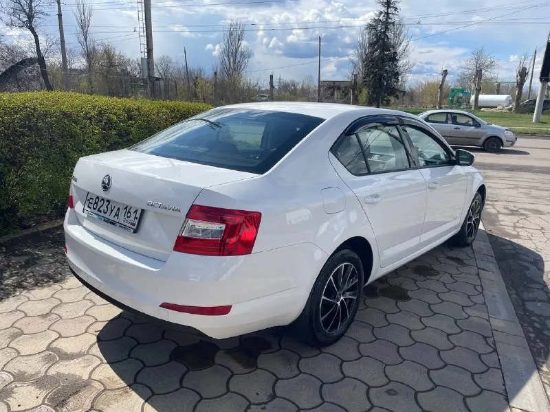 Skoda octavia - 2016года выпуска - 1.6 механика! читать внимательно!!! автомобиль весь в заводском окрасе, весь метал в родне, пробег родной не скручен, автомобиль действительно капсула времени, автотека зеленка, прилагаю скриншот, хорошая комплектация есть все для комфортной езды, эксплуатация автомобиля отличная, обслуживание все время в ростове на официальном дилере шкода или бмв армада, не путайте эту шкоду с пригнанным хламом которая была в такси, это совсем другая машина, для более цена 1.🍋350 или обмен подробной информации звоните по номеру телефона : +79495180296 - фотография - 4