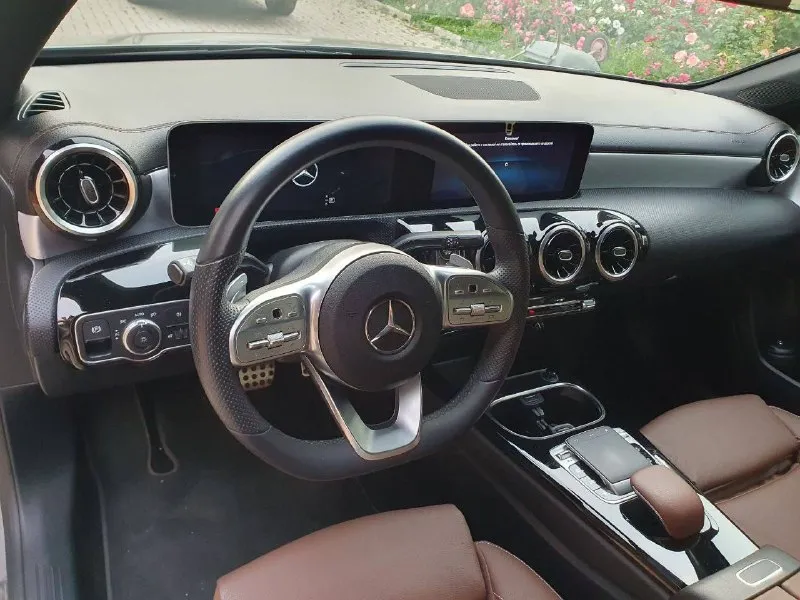 ‼️в продаже автомобиль пригнан с германии в наличии и без пробега по рф. брал дочери, но порадовала внуком и приобрели кроссовер. модификафия: a 250 2.0 4matic 7g-dct (224л. с), лимитированая версия комплектация: amg line. растаможена и поставлена на учёт. все полностью оплачено и вопросов при перерегистрации не возникнут. полностью обслужен и готов к эксплуатации, сел и поехал. в германии обслужена в диллерском центре, есть все подтверждения. друзья это европейская зборка, все чётко без каких либо нареканий. машина просто пушка!!! все обсолютно в родной краске!!! есть все проверки, делал для себя, так как покупал авто для дочери. одна запись в птс, автомобиль не эксплуатировался в рф. пред. максимальная комплектация, состояние нового автомобиля. 2.0 224 л. с., полный привод, очень быстрый и динамичный, комфортный автомобиль. панорамная крыша, кожаный салон бесключевой доступ, спортивный режим, сенсорный экран, подогрев сиденьев и т. д., есть обсолютно все 📞 звоните: +7(949)3508826 - фотография - 3