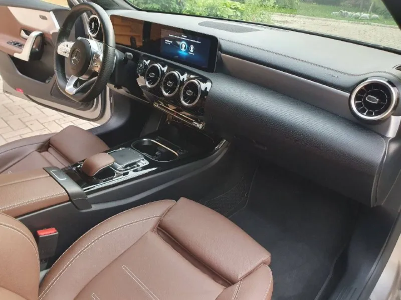 ‼️в продаже автомобиль пригнан с германии в наличии и без пробега по рф. брал дочери, но порадовала внуком и приобрели кроссовер. модификафия: a 250 2.0 4matic 7g-dct (224л. с), лимитированая версия комплектация: amg line. растаможена и поставлена на учёт. все полностью оплачено и вопросов при перерегистрации не возникнут. полностью обслужен и готов к эксплуатации, сел и поехал. в германии обслужена в диллерском центре, есть все подтверждения. друзья это европейская зборка, все чётко без каких либо нареканий. машина просто пушка!!! все обсолютно в родной краске!!! есть все проверки, делал для себя, так как покупал авто для дочери. одна запись в птс, автомобиль не эксплуатировался в рф. пред. максимальная комплектация, состояние нового автомобиля. 2.0 224 л. с., полный привод, очень быстрый и динамичный, комфортный автомобиль. панорамная крыша, кожаный салон бесключевой доступ, спортивный режим, сенсорный экран, подогрев сиденьев и т. д., есть обсолютно все 📞 звоните: +7(949)3508826 - фотография - 5