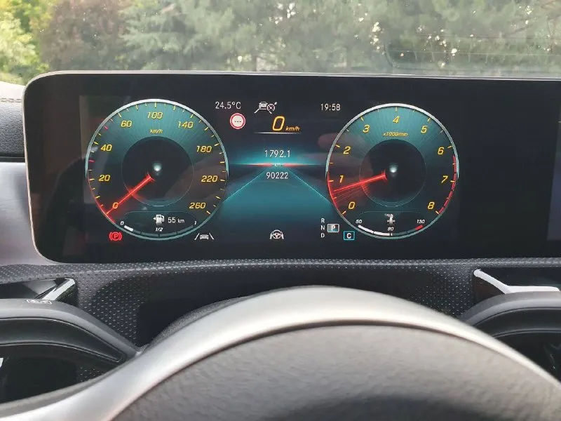 ‼️в продаже автомобиль пригнан с германии в наличии и без пробега по рф. брал дочери, но порадовала внуком и приобрели кроссовер. модификафия: a 250 2.0 4matic 7g-dct (224л. с), лимитированая версия комплектация: amg line. растаможена и поставлена на учёт. все полностью оплачено и вопросов при перерегистрации не возникнут. полностью обслужен и готов к эксплуатации, сел и поехал. в германии обслужена в диллерском центре, есть все подтверждения. друзья это европейская зборка, все чётко без каких либо нареканий. машина просто пушка!!! все обсолютно в родной краске!!! есть все проверки, делал для себя, так как покупал авто для дочери. одна запись в птс, автомобиль не эксплуатировался в рф. пред. максимальная комплектация, состояние нового автомобиля. 2.0 224 л. с., полный привод, очень быстрый и динамичный, комфортный автомобиль. панорамная крыша, кожаный салон бесключевой доступ, спортивный режим, сенсорный экран, подогрев сиденьев и т. д., есть обсолютно все 📞 звоните: +7(949)3508826 - фотография - 6