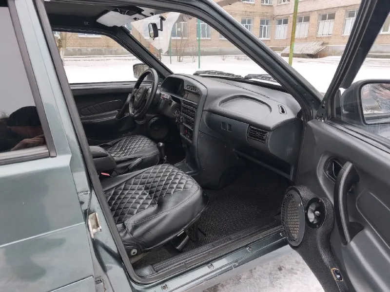 Продам ваз 2114 2012г. 1.6л бензин кпп механика пробег 148 тыс. км (родной) ☎ +7949-634-22-65 автомобиль в отличном состоянии, вложений не требует. двигатель, коробка, ходовка, электрика все работает штатно. на кузове ни одного рыжика, вид шикарный. чистый опрятный салон. хорошая вибро-шумо изоляция в круг. черный потолок. 🎵 музыка: рупора и усилок pride, саб aria, процессорная магнитола pioneer. поет шикарно. хорошие шины r15 на красивых литых дисках. 💰🔥цена: 350 тыс. руб. осмотр г. торез, снежное, шахтерск. тел. : ☎ +7949-634-22-65 ☎ +7989-624-20-81 алексей. (если не доступен телефон, есть telegram номер тот же). 📞 звоните: +7(949)6342265 - фотография - 7