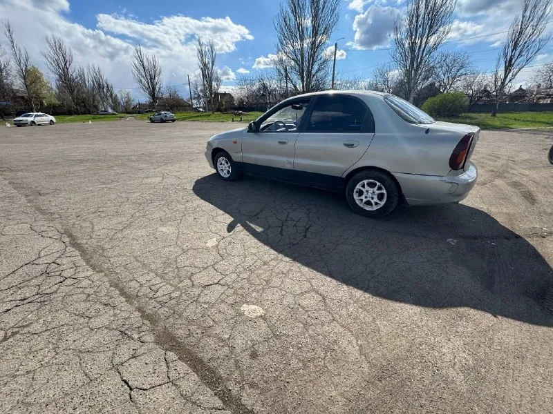 Продам chevrolet ланос 1.5 -2006 года
Машина на полном уверенном ходу, по технической части все отлично, двигатель коробка на 5/5,по электрике всё работает, комплектация (гур,2 эсп, кондиционер ), стоят хорошие титаны, по документам полный порядок (стс, птс, дкп напишем по факту )(переоформление обязательно), тех осмотр пройден !
По кузову есть моменты, силовые части все целые, дно обработано.
Цена автомобиля : 210к (торг по факту )
Звонить : +79498166903 (на этом номере тг и макс )
Находится в городе енакиево
Обмен не интересует
📞 Звоните: +7(949)8166903 - фотография - 2