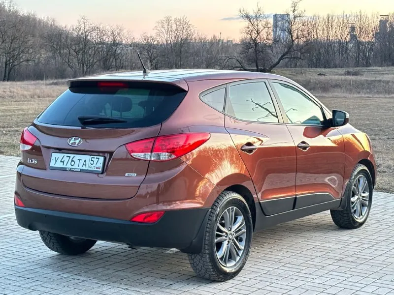 🔥 hyundai ix35 рестайлинг 4wd🔥 в шикарном состоянии! ✅без дтп! ✅не крашен вторично! ✅год выпуска 2014 ✅ 2.0 ✅полный привод ✅бензиновый (атмосферный) ✅коробка автомат 6 ступка ✅пробег 166 тыс. км. ✅автотека зелёная ✅разъемы под aux usb ✅разъем 12v ✅камера заднего вида ✅литые диски r17 ✅летние шины в подарок 🔥в подарок новому владельцу 🔥 ✅ полный бак топлива 🔥 ✅ диагностическая карта (тех осмотр)🔥 ✅ полное сопрово 📞 звоните: +7(949)5080060 - фотография - 4
