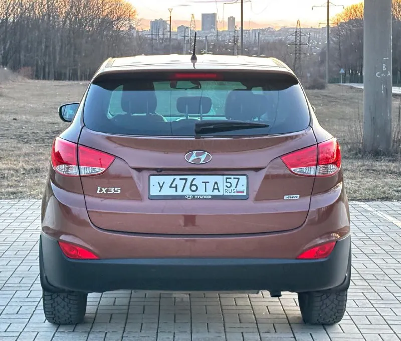 🔥 hyundai ix35 рестайлинг 4wd🔥 в шикарном состоянии! ✅без дтп! ✅не крашен вторично! ✅год выпуска 2014 ✅ 2.0 ✅полный привод ✅бензиновый (атмосферный) ✅коробка автомат 6 ступка ✅пробег 166 тыс. км. ✅автотека зелёная ✅разъемы под aux usb ✅разъем 12v ✅камера заднего вида ✅литые диски r17 ✅летние шины в подарок 🔥в подарок новому владельцу 🔥 ✅ полный бак топлива 🔥 ✅ диагностическая карта (тех осмотр)🔥 ✅ полное сопрово 📞 звоните: +7(949)5080060 - фотография - 6