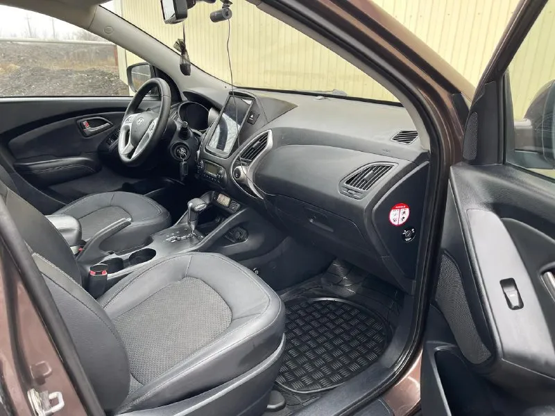 🔥 hyundai ix35🔥 в шикарном состоянии! ✅в эксплуатации с 2011г ✅ 2.0 ✅бензиновый (атмосферный) ✅коробка автомат 6 ступка ✅пробег 177 тыс. км. ✅без дтп! ✅весь в родной краске(кроме задней правой арки) ✅автотека зелёная ✅двигатель работает превосходно без. .. )">✅разъем 12v ✅камера заднего вида ✅камера переднего вида ✅литые диски r17 ✅тех осмотр пройдет, готов к регистрации в мрэо 🔥в подарок новому владельцу 🔥 ✅ полный бак топлива 🔥 ✅ диагностическая карта (тех осмотр)🔥 ✅ 📞 звоните: +7(949)5080060 - фотография - 10