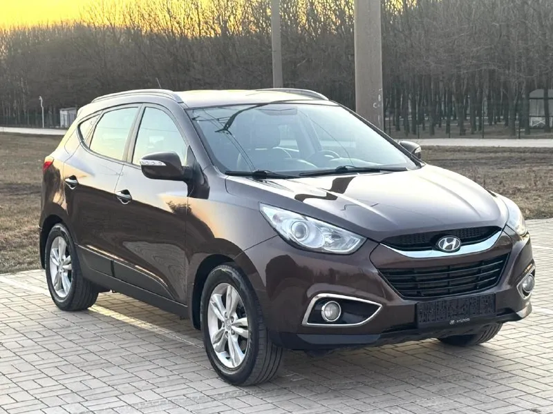 🔥 hyundai ix35🔥 в шикарном состоянии! ✅в эксплуатации с 2011г ✅ 2.0 ✅бензиновый (атмосферный) ✅коробка автомат 6 ступка ✅пробег 177 тыс. км. ✅без дтп! ✅весь в родной краске(кроме задней правой арки) ✅автотека зелёная ✅двигатель работает превосходно без. .. )">✅разъем 12v ✅камера заднего вида ✅камера переднего вида ✅литые диски r17 ✅тех осмотр пройдет, готов к регистрации в мрэо 🔥в подарок новому владельцу 🔥 ✅ полный бак топлива 🔥 ✅ диагностическая карта (тех осмотр)🔥 ✅ 📞 звоните: +7(949)5080060 - фотография - 2