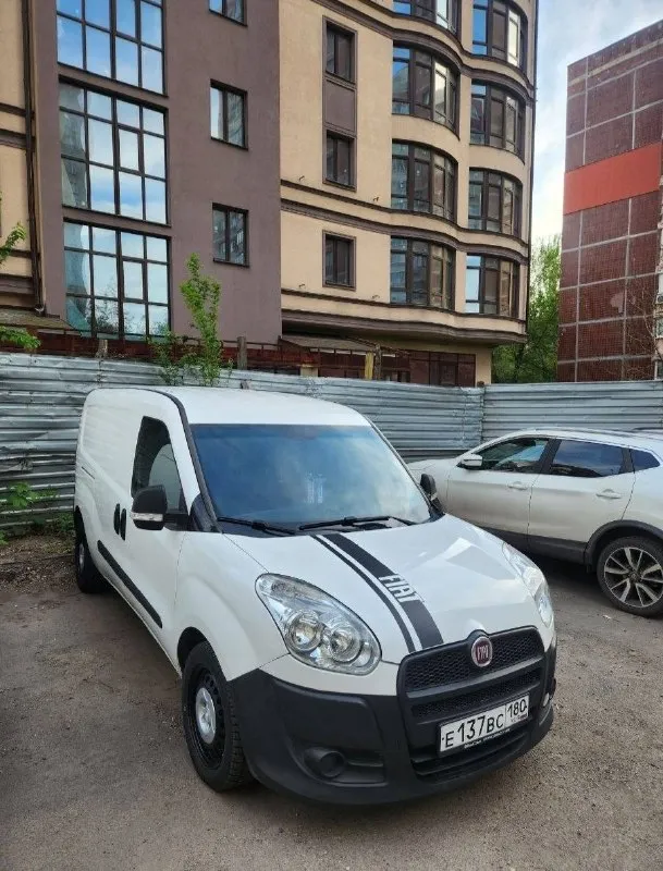 Продам fiat doblo 2 maxi 2013г. в бензин 1.4, механическая коробка. пробег 280000км полностью в исправном состоянии (обслуживается регулярно): из последнего, заменил сцепление, акб, свечи, стойки передние. кондиционер(работает), новая летняя резина, передние сиденья от tiggo pro 8(2022г. в) кожа, электропривод и подогрев! сенсорная мультимедиа(есть блютуз). по техпаспорту везет 1тонну( вне конкуренции в этом классе) перегородка кузова есть, грузовой отсек 2170 x 1714 x 1305 работала в доставке одноразовой посуды, прошлые владельцы возили воздуш. шары(доставка), и аптечные препараты. г. донецк переоформление без проблем, я владелец. цена 920т руб. +79494131899 📲 tg: максим питонов 📞 звоните: +7(949)4131899 - фотография - 2