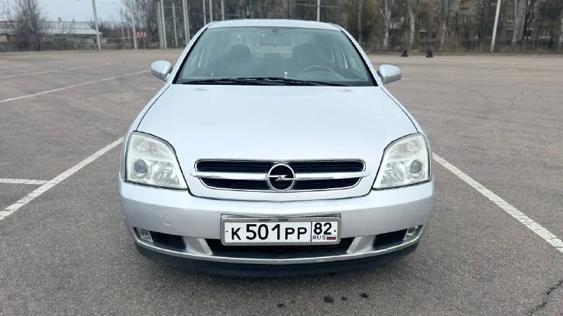 Opel vectra c (вектра) двигатель 1.8 год: 2004 тип кпп: механическая пробег: 177ткм дополнительная информация: автомобиль в отличном состоянии. самый надежный мотор без теплообменника. машина из крыма. без окрасов, в заводской краске, все стекла завод. фактически два собственника. по мотору все сухо, новый аккумулятор, климат, подогревы, регулировки, опрятный салон, пороги днище в отличном состоянии. подвеска отлично, ничего делать не нужно. гаражное хранение, реагентов не видел. два ключа, документы готовы для оформления. осмотр донецк, торг у капота цена: 500000 руб +79497710177 📞 звоните: +7(949)7710177 - фотография - 6
