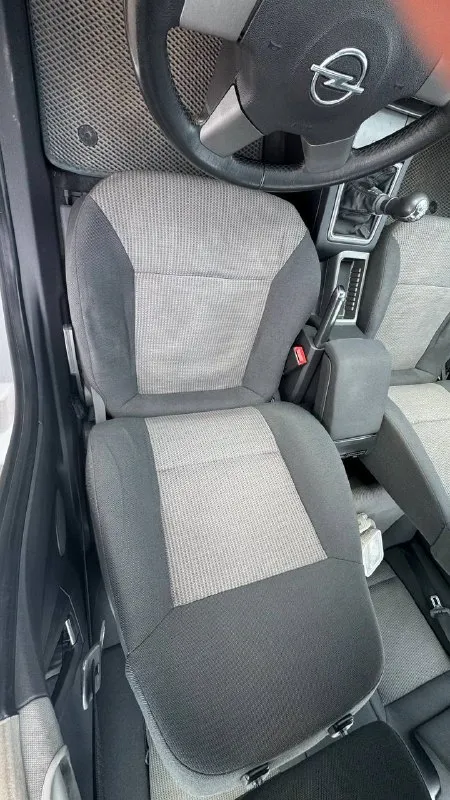Opel vectra c (вектра) двигатель 1.8 год: 2004 тип кпп: механическая пробег: 177ткм дополнительная информация: автомобиль в отличном состоянии. самый надежный мотор без теплообменника. машина из крыма. без окрасов, в заводской краске, все стекла завод. фактически два собственника. по мотору все сухо, новый аккумулятор, климат, подогревы, регулировки, опрятный салон, пороги днище в отличном состоянии. подвеска отлично, ничего делать не нужно. гаражное хранение, реагентов не видел. два ключа, документы готовы для оформления. осмотр донецк, торг у капота цена: 500000 руб +79497710177 📞 звоните: +7(949)7710177 - фотография - 8