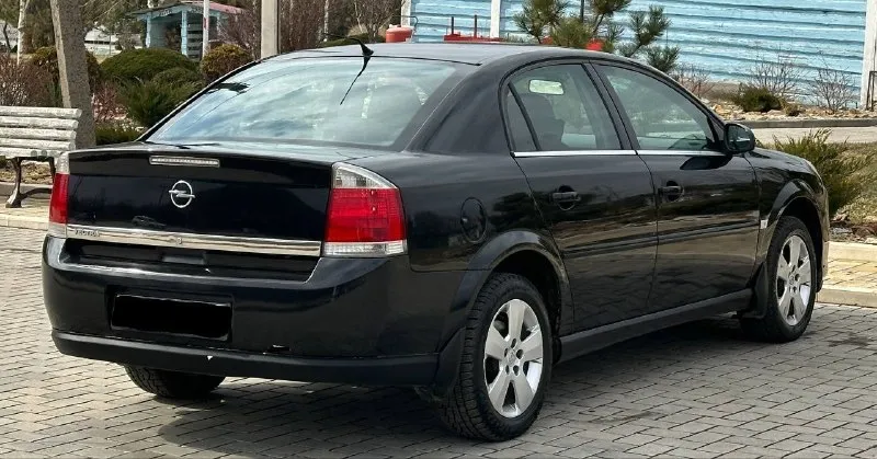 Opel вектра с год выпуска 2008 пробег 173.000тысячи автомобиль в отличном состоянии 1.8 работает ровно не дымит! масло не ест! коробка без каких либо посторонних звуков ходовая вся обслужена! в общем автомобиль обслужен и вложений не требует! отличная комплектация есть все для комфортного пользования раздельный климат контроль круиз контроль полный электро пакет 4 стеклоподъёмника электро регулировка зеркал подогрев сидений и т. д с документами полный порядок автомобиль на местном учёте переоформление без проблем, продажа по дкп либо через мрэо цена 575.000₽ торг также возможен обмен на авто дешевле остальные вопросы по телефону +79490843898 +79494779395 телега 📲 tg: петр 📞 звоните: +7(949)0843898 - фотография - 7