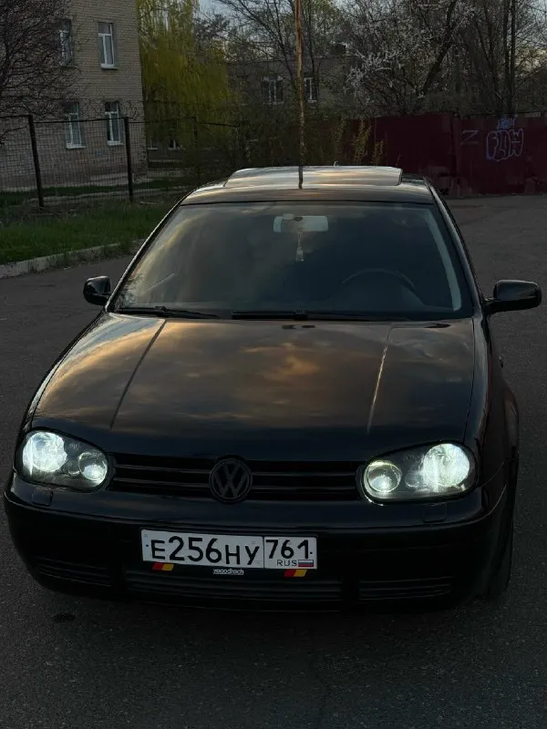Продам🚘 💥💥 volkswagen golf 4 2003г. 💥💥 пробег 232000 1,8т бензин/мкпп выхлоп атм с регулировкой громкости, евро-2, отстрелы, холодный впуск автомобиль технически обслужен все заказ наряды имеются (рейка, рул. колонка, сцепление, свечи, ходовка, подвеска, тормоза и т. д. ) на полном ходу. мотор, коробка в порядке. не дымит не троит кондиционер заправлен есть нюансы по кобылкам и водостокам (на это хороший торг) 🇷🇺документы чистые, я собственник полное переоформление в мрэо осмотр донецк (караван) 🔥🔥цена 600,000₽🔥🔥 + ‼торг‼ +79490502803 тг на этом же номере или в л. с. вк 📞 звоните: +7(949)0502803 - фотография - 4