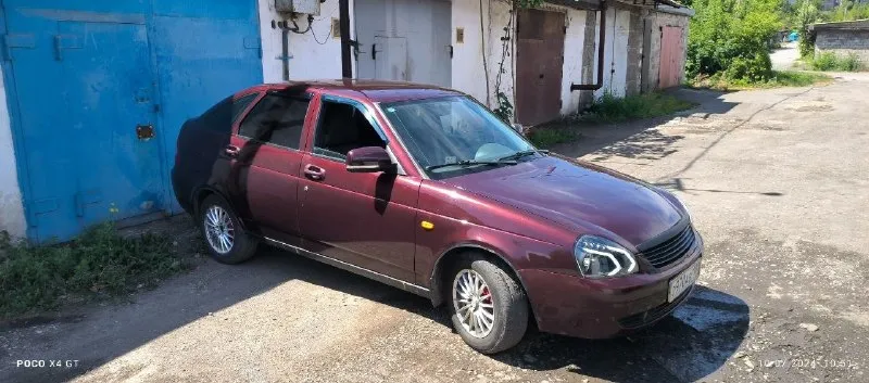 Продам лада приора! 2011года! в хорошем состоянии! как по кузову так и по технической части! в машину вложено много денег и души! делалась всё для себя! новый электро усилитель руля, не б/у(паспор имеется)двигатель 1.6 работает отлично! масло 5w40,помпа лузар и ремень грм gets, и свежий антифриз!едет очень бодро! коробка не хрустит не выбивает, масло новое. ! ходовая на отлично ! не стучит не гремит! едет мягко! передние стойки ss20 комфорт! колодки в круг поменяны! передние тормозные диски вентилируемые с перфорацией! суппорта новые!по кузову как на фото! дно пороги целые! стаканы лонжероны всё целое! комплектация с кондиционером и обогревом сидений. музыка хорошая!хороший свет! видеорегистратор !стоит саб! газовое оборудование вписанное!два комплекта резины (лето на титанах-зима на штампах)г. макеевка! цена: 420.000 т. р торг! номер+79494216314: все интересующиеся вопросы по телефону. я собственник. - фотография - 2