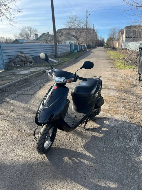 Продам -скутер suzuki let’s 2 состояние - отличное, вложений не требует. -скутер обслужен, сел-поехал. цена: 55:000руб торг находится в пгт. донское возле волновахи. возможна доставка. +79490371479 📲 tg: @zzzzzzzzzzzzxzd 📞 звоните: +7(949)0371479 - фотография - 1