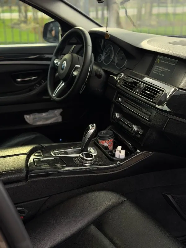 Bmw f10 528 xdrive цена 1🍋900 тыс. руб, торг двигатель 2.0,245 сил год выпуска 2012 машина в отличном состоянии, вся обслужена полностью, автомобиль личный, денег не жалел, поменял недавно турбину в сборе, ходовая все перебрана, масло везде поменял, в акпп, в заднем редукторе и тд. передний дефиринциал обслужен. передние ступицы и шрузы новые. короче тачка обслужена от а до я кто сядет, делать ничего не будет по коробке вопросов нет, едет без буксов, пинков и тд салон в отличном состоянии, не просиженный, не помятый. по двигателю тоже проблем нет, едет очень бодро, масло не хавает вообще !! сделан раздвоенный управляемый выхлоп от atm, звучит очень круто электрика вся работает. резина летняя новая, зимнюю отдам в подарок. автотека зеленая, без дтп и выплат. переоформление в мрэо обязательно, можно с моим присутствием. г. макеевка, связь +79494094295 +79493219323 📞 звоните: +7(949)4094295 - фотография - 9