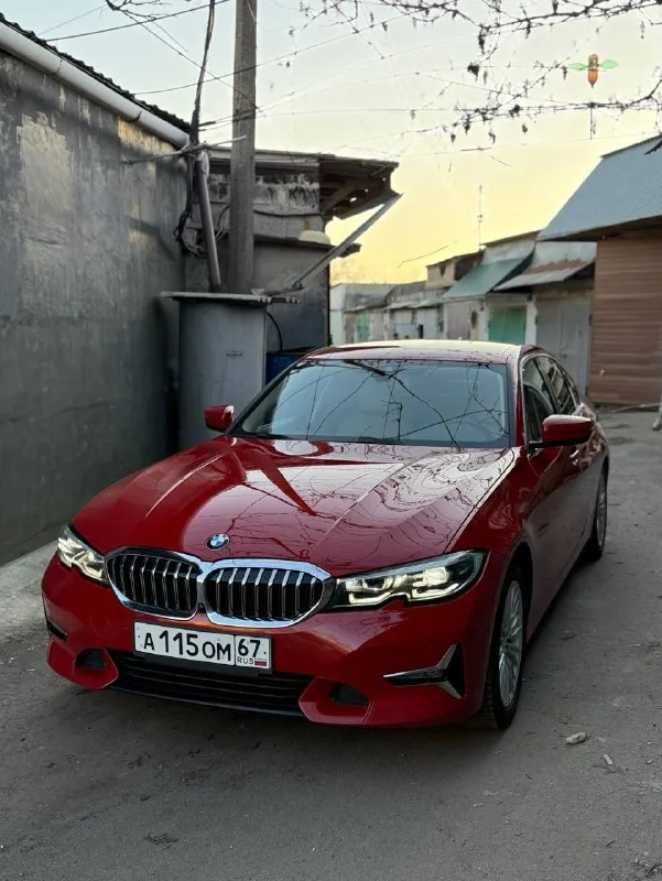 Bmw 330 на заднем приводе 260л. с. 2019 год, европейка 63.000км пробег без дтп и вторичных окрасов, хорошая комплектация с камерами 360,автопарковкой и много другого, 2 ключа, два комплекта колес, оформление в мрэо! цена 3.260.000₽ 📲 tg: @valeria_valchuk 📞 звоните: +7(949)4192903 - фотография - 1