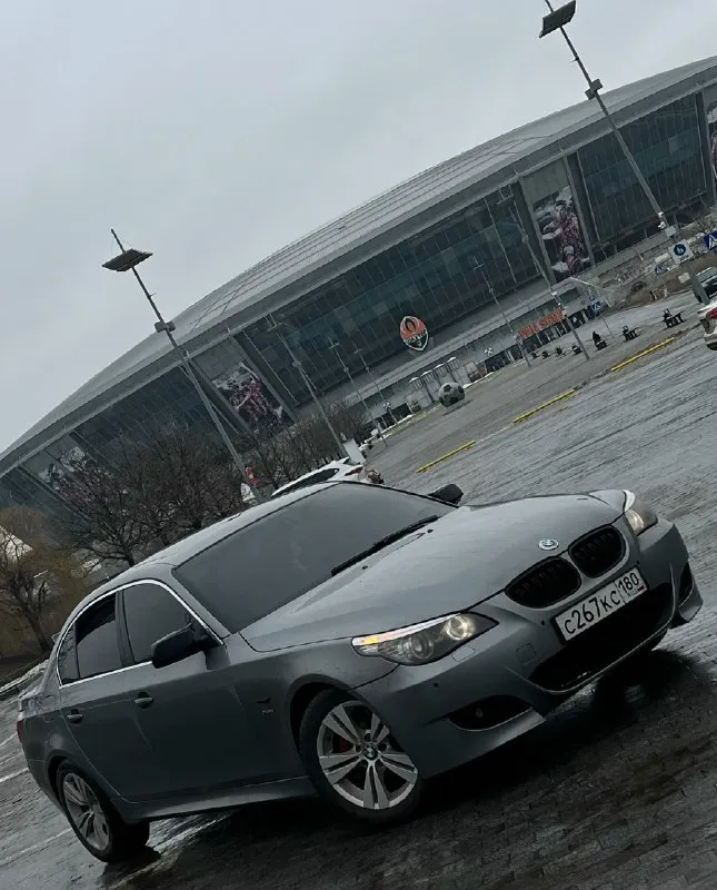 Продаю bmw е60 рест 2008 г. в. мотор n52b30 (контрактный, документы отдам) кузов очень живой, варить/красить ничего не нужно два комплекта резины (зима r17, лето r19) салон на 4 из 5, все работает и двигается, довольно хорошая комплектация в общем, приедете смотреть и все увидите из минусов - не работает полный привод. звоните, все расскажу цена: 1.2 🍋 и торг хорошим людям оформим конечно +79498521885 📞 звоните: +7(949)8521885 - фотография - 3