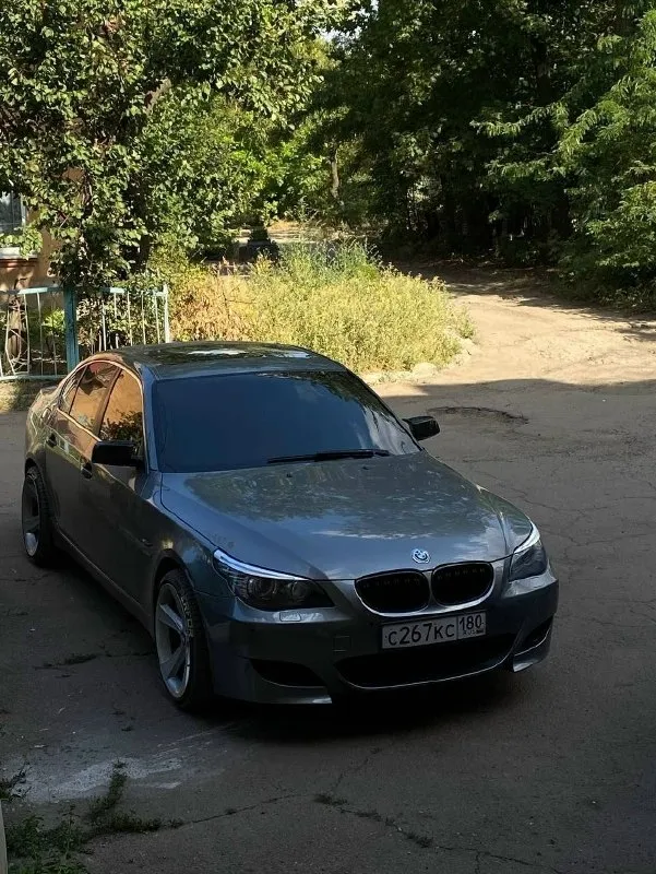 Продаю bmw е60 рест 2008 г. в. мотор n52b30 (контрактный, документы отдам) кузов очень живой, варить/красить ничего не нужно два комплекта резины (зима r17, лето r19) салон на 4 из 5, все работает и двигается, довольно хорошая комплектация в общем, приедете смотреть и все увидите из минусов - не работает полный привод. звоните, все расскажу цена: 1.2 🍋 и торг хорошим людям оформим конечно +79498521885 📞 звоните: +7(949)8521885 - фотография - 4