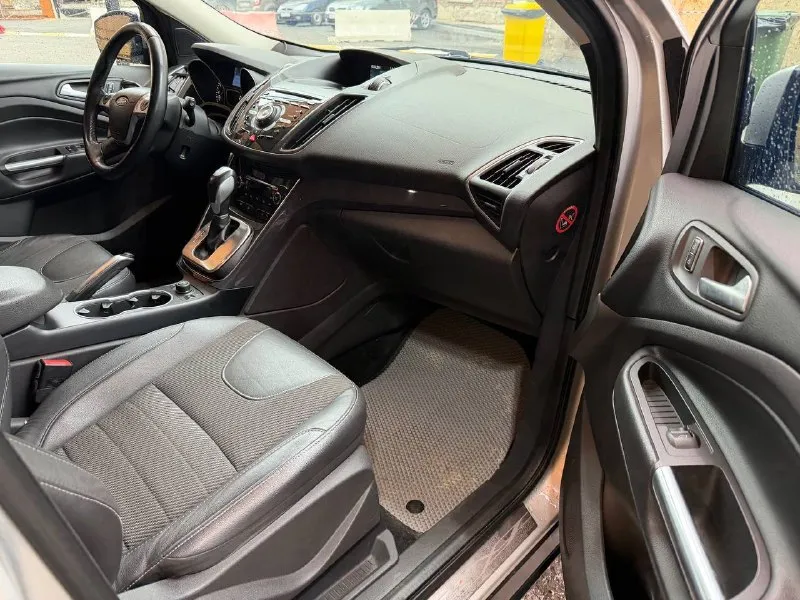 Номер телефона +79493330955 продам ford kuga awd ✅ 2014 год ✅ 1.6 бензин ⛽️ ✅ автомат ✅ оригинальный пробег-202 тыс км ✅ полный привод ✅ без дтп ✅ весь в родной краске ✅ без окрасов ✅ обслужен ✅ все заводские стёкла ✅🔥 ✅ ксенон ✅ авто свет 💡 ✅ парктроники перед и зад ✅ авто парковщик ✅ электропривод багажника ✅ новая зимняя резина ✅ полностью обслужена ✅ никаких вложений ✅ без гнили и ржавчины ✅ telegram - фотография - 5