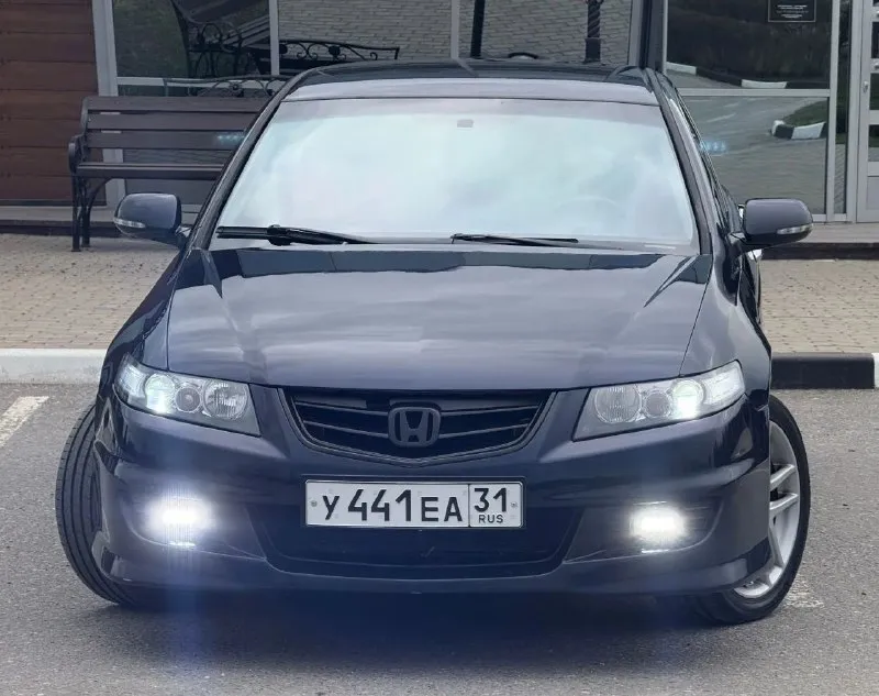 В продаже - honda accord, рестайлинг, 2007 г. в. двигатель 2.4 л (stage1) 210 л. с. двс установлен осенью с японии, все бумаги и экспертизы есть, вписан, пробег: 92,800 км на сегодняшний день. технически нареканий нет, обслужена, ухожена. автотека вся зелёная, без дтп и скруток пробега. пороги переварены и обработаны слабые места защитным составом в сентябре (прошлого года) оптика переупакована, заменены стёкла, линзы «dixel d1000» (20 т. р) всё покрыто плёнкой, птф светодиодные, сделан «ретрофит» на весь свет. стоит магнитола teyees (35 т. р) carplay, радары, навигация, камера заднего вида в fullhd (1080р) качестве и т. д. резина новая, летняя, «hankook». цвет «royal blue», переливается в разное время суток, выглядит согласно фото. тонировка llumar. техосмотр пройден, авто готово к оформлению. цена : 800,000 рублей. рассрочки и обмена нет. территориально находится в г макеевка (центр) контакты : +7(949)003-33-27, +7(979)028-27-27 - фотография - 1