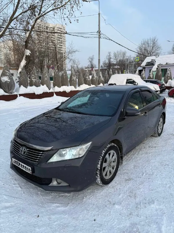 Toyota camry v50 2012г, 2.5 бензин, акпп, пер. привод. техника на отличном ходу, без ошибок. родной пробег 215 000 км. вся обслужена, без замечаний. по кузову 2 косметических окраса, остальное в родне. топ комплектация: кожаный салон, эл. регулировки, обогревы, камера заднего вида, раздельный климат, мультируль, круиз и прочее. юридически чист, 2 ключа, оригинал птс 1 400 000 р. тел. +79498438181 - фотография - 1