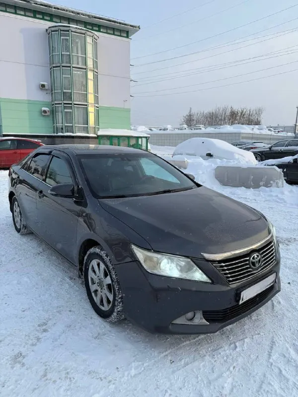 Toyota camry v50 2012г, 2.5 бензин, акпп, пер. привод. техника на отличном ходу, без ошибок. родной пробег 215 000 км. вся обслужена, без замечаний. по кузову 2 косметических окраса, остальное в родне. топ комплектация: кожаный салон, эл. регулировки, обогревы, камера заднего вида, раздельный климат, мультируль, круиз и прочее. юридически чист, 2 ключа, оригинал птс 1 400 000 р. тел. +79498438181 - фотография - 2